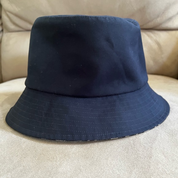 Reversible Teddy -D Small Brim Bucket Hat 58 NWT - Picture 2 of 9